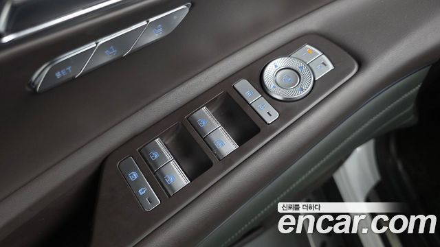 Genesis GV80 2020 — photo 36