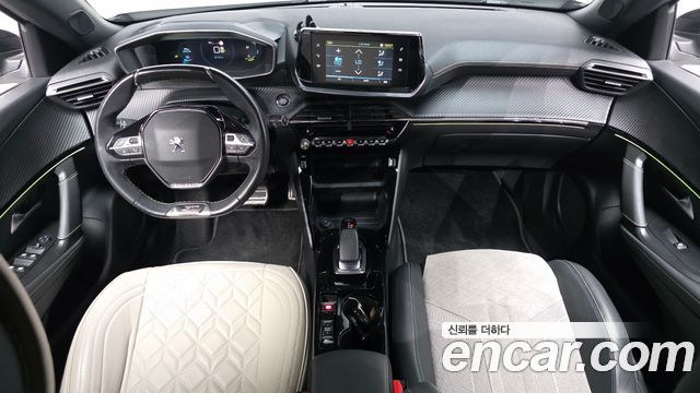 Peugeot 2008 2021 — photo 10