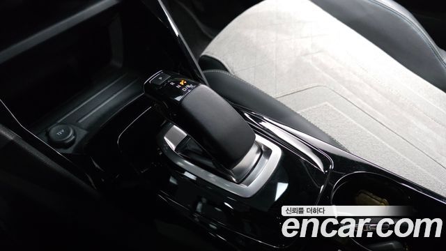Peugeot 2008 2021 — photo 12