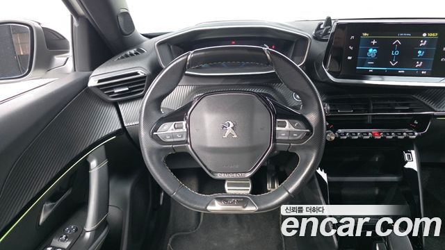 Peugeot 2008 2021 — photo 19