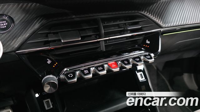 Peugeot 2008 2021 — photo 22