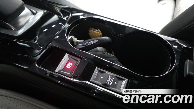 Peugeot 2008 2021 — photo 24
