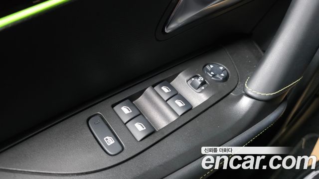 Peugeot 2008 2021 — photo 29