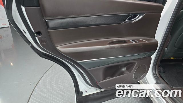 Genesis GV80 2021 — photo 15