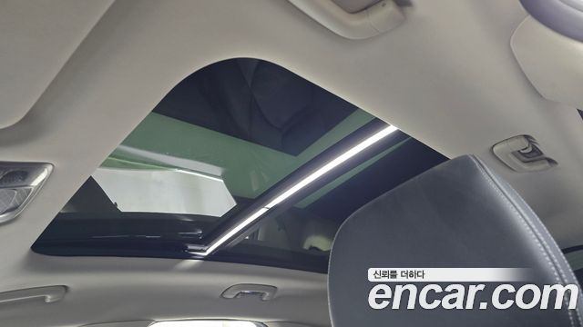 Genesis GV70 2021 — photo 22