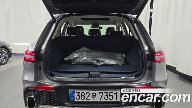 Genesis GV70 2021 — photo 24