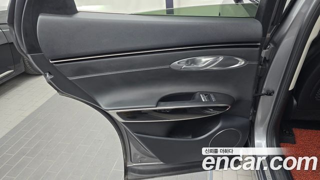 Genesis GV70 2021 — photo 15