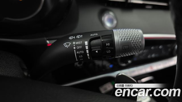 Genesis GV70 2021 — photo 28