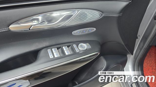 Genesis GV70 2021 — photo 29