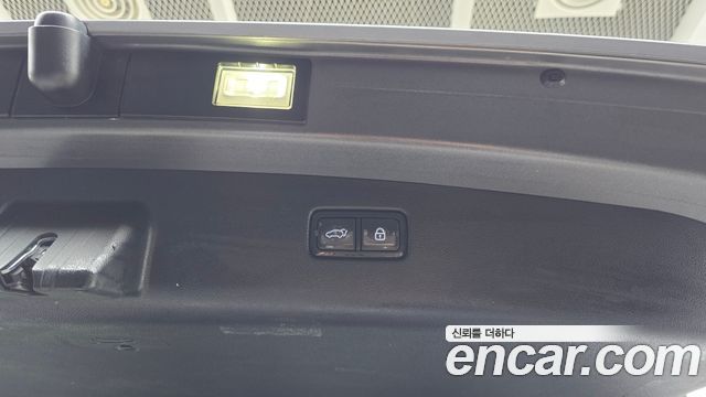 Genesis GV70 2021 — photo 32