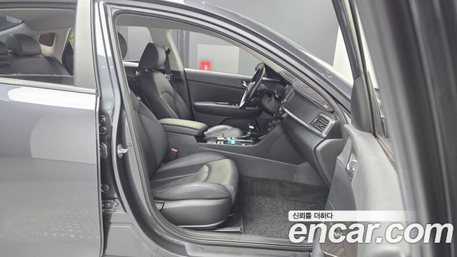 Kia K5 2019 — photo 17