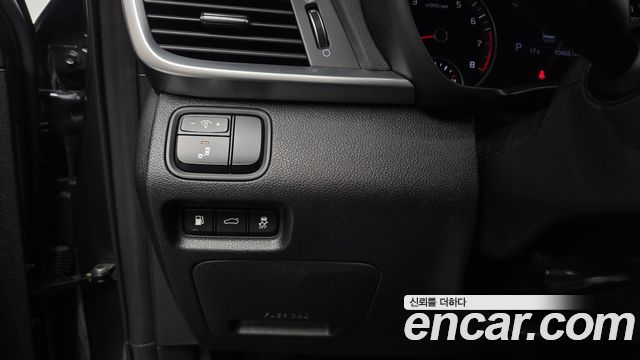 Kia K5 2019 — photo 25