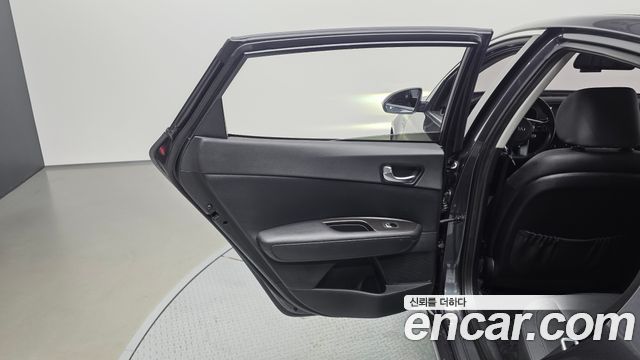 Kia K5 2019 — photo 15
