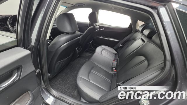 Kia K5 2019 — photo 16