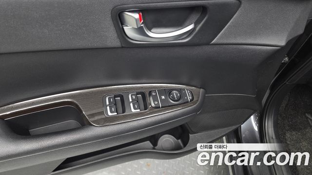 Kia K5 2019 — photo 30