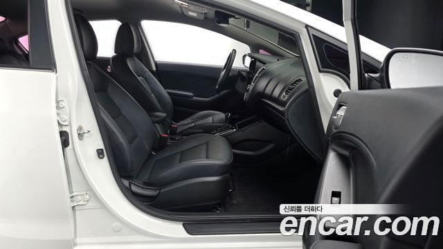 Kia K3 2017 — photo 11