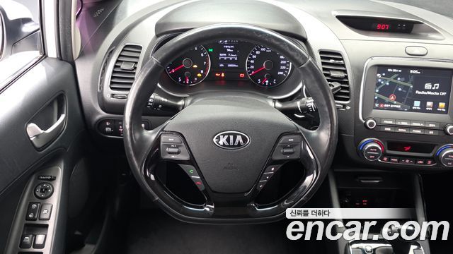 Kia K3 2017 — photo 13