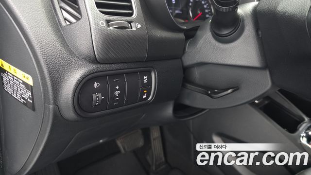 Kia K3 2017 — photo 17