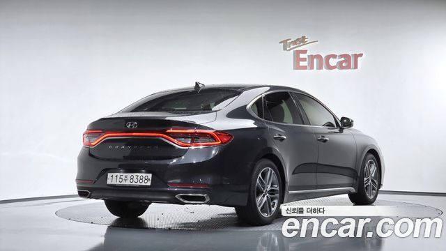 Hyundai Grandeur 2017 — photo 2