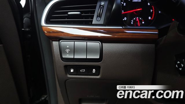 Kia K7 2016 — photo 25