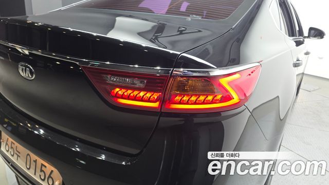 Kia K7 2016 — photo 9