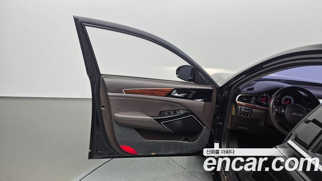 Kia K7 2016 — photo 14