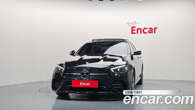 Mercedes-Benz E-Class 2023 — photo 3