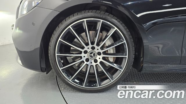 Mercedes-Benz E-Class 2023 — photo 5