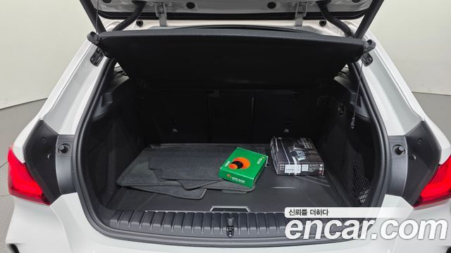 BMW 1-Series 2023 — photo 27