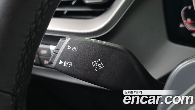 BMW 1-Series 2023 — photo 31