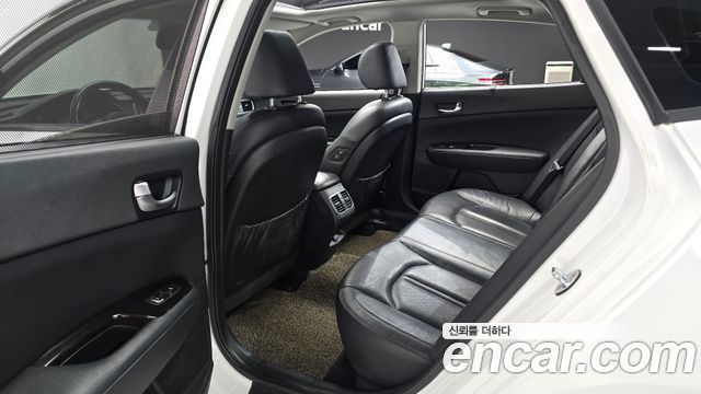 Kia K5 2016 — photo 11