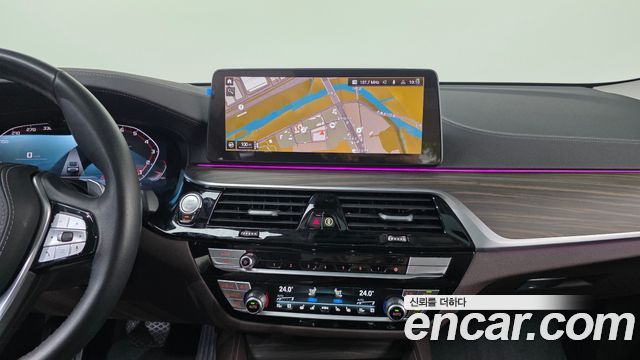 BMW Gran Turismo 2023 — photo 20