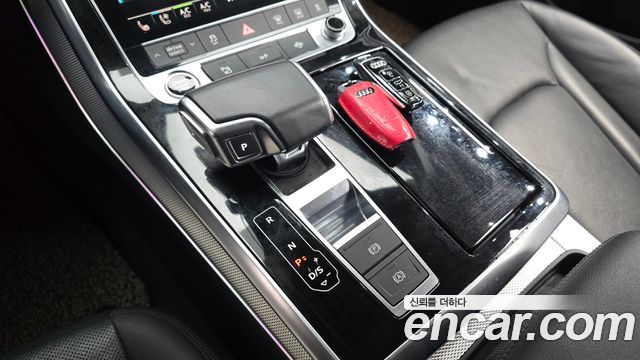 Audi Q8 2022 — photo 9