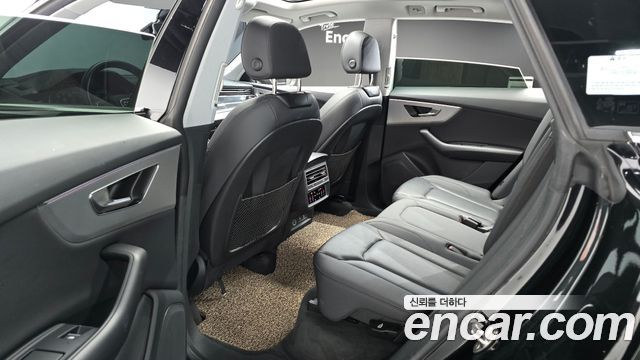 Audi Q8 2022 — photo 11