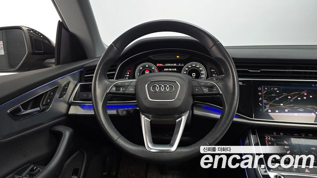 Audi Q8 2022 — photo 12
