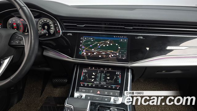 Audi Q8 2022 — photo 13