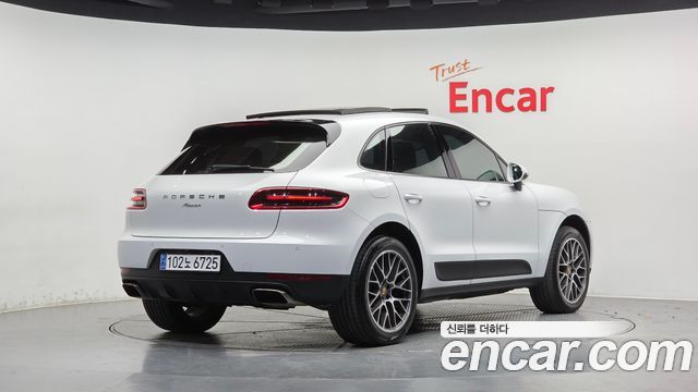 Porsche Macan 2017 — photo 2