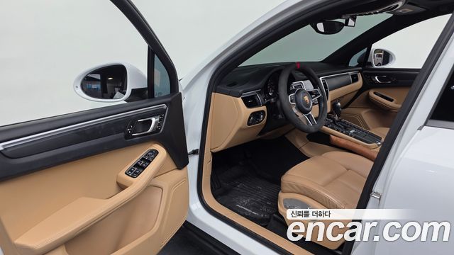 Porsche Macan 2017 — photo 13