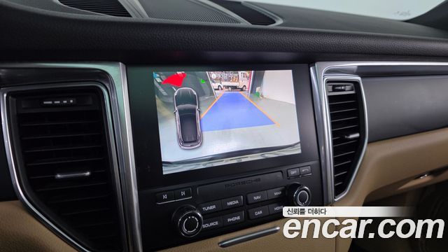 Porsche Macan 2017 — photo 21