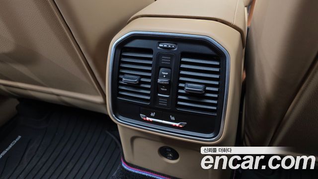 Porsche Macan 2017 — photo 24
