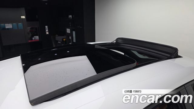 Porsche Macan 2017 — photo 25