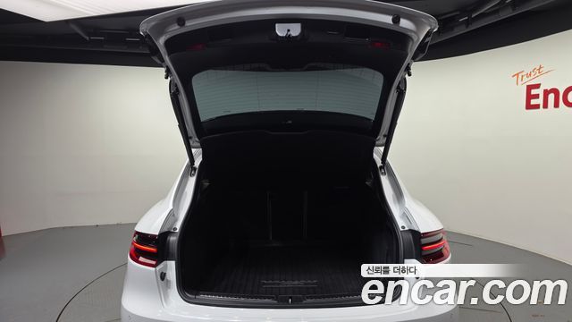 Porsche Macan 2017 — photo 26