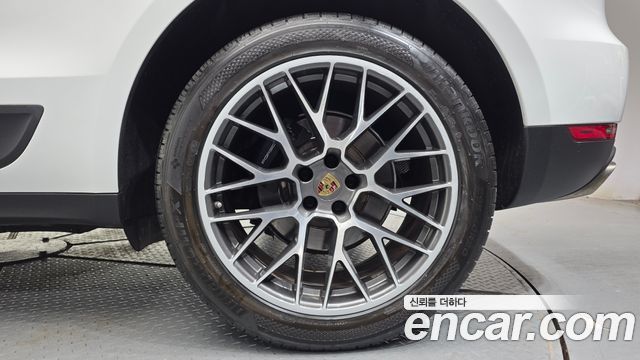 Porsche Macan 2017 — photo 7