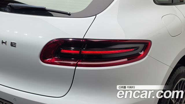 Porsche Macan 2017 — photo 9