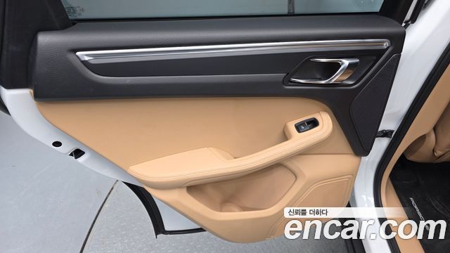 Porsche Macan 2017 — photo 15