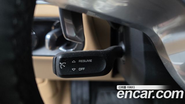Porsche Macan 2017 — photo 31