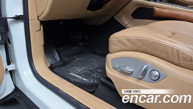 Porsche Macan 2017 — photo 33