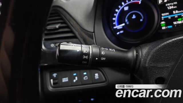 Hyundai Grandeur 2016 — photo 17