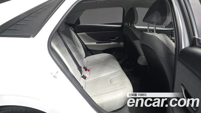Hyundai AVANTE 2023 — photo 12