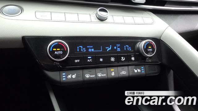 Hyundai AVANTE 2023 — photo 16